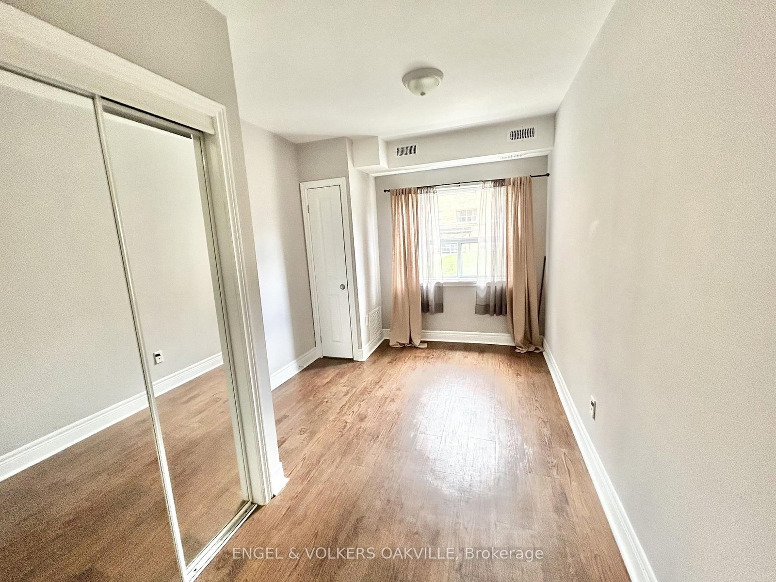 15 Thirty Third Street, Unit 109 - Photo 5