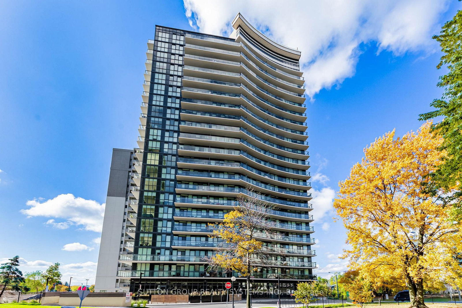Condo for sale at 611-1461 Lawrence Avenue, Toronto, Ontario, M6L 0A6 - Brookhaven-Amesbury - MLS: W13086542
