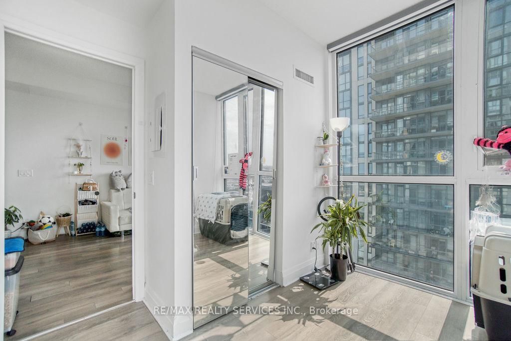 17 Zorra Street, Unit 1612 - Photo 14