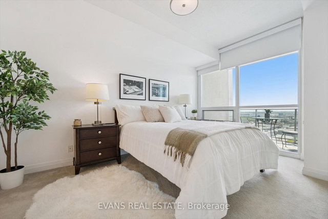 1411 - 1055 Southdown Road
