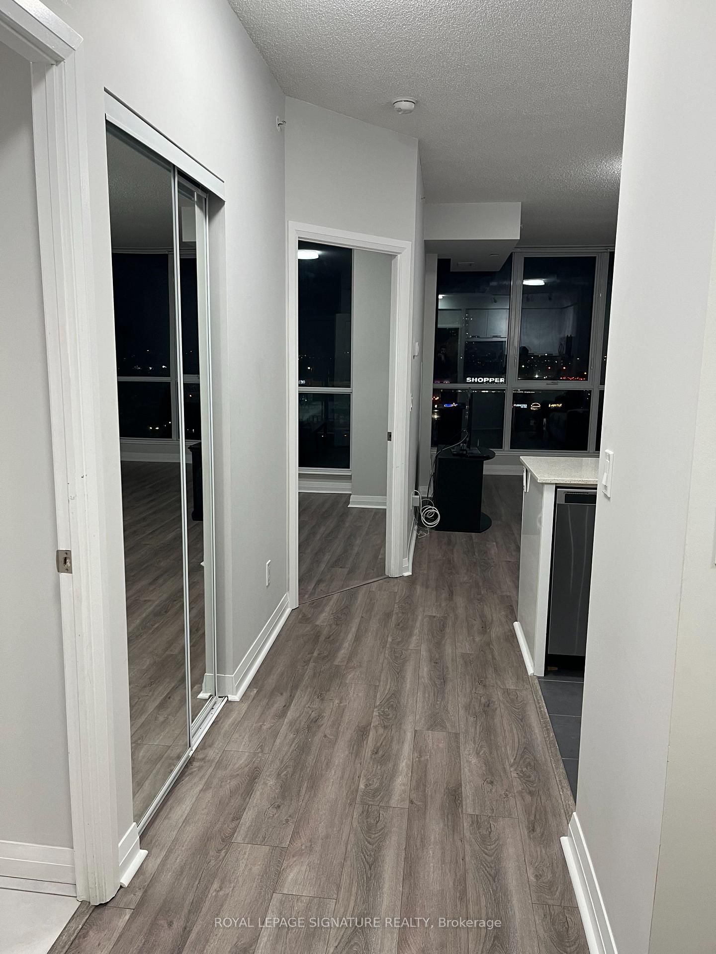 55 Eglinton Avenue W, Unit 505 - Photo 4