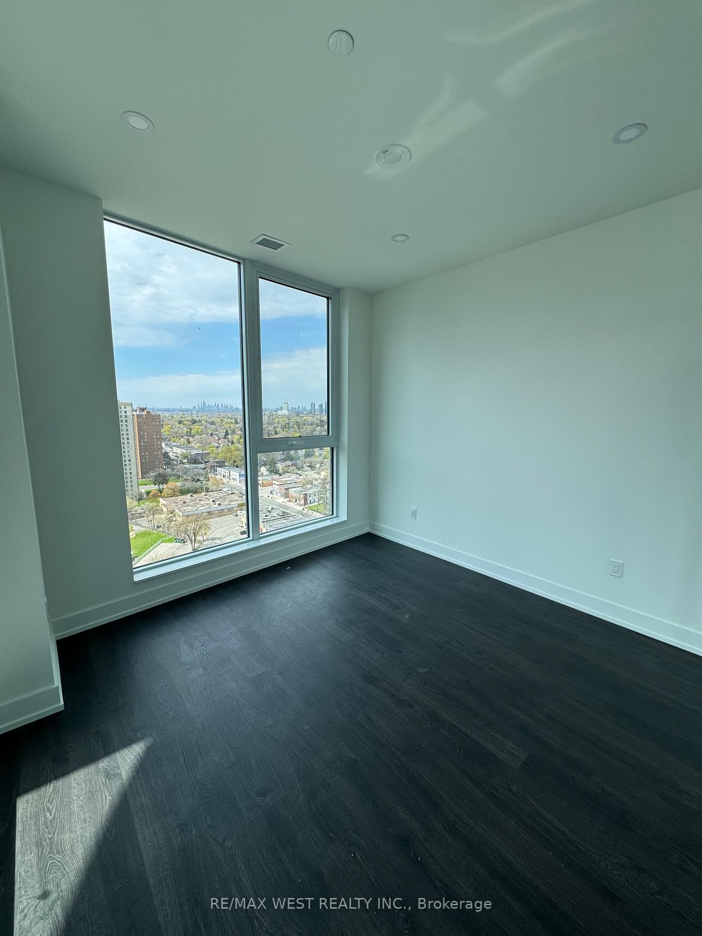 25 Cordova Avenue, Unit PH05 - Photo 11