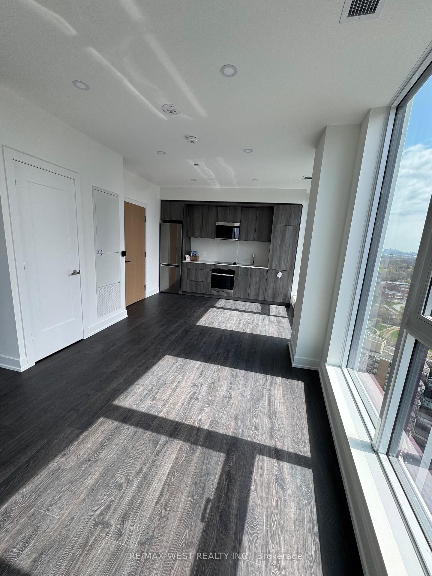 25 Cordova Avenue, Unit PH05 - Photo 4