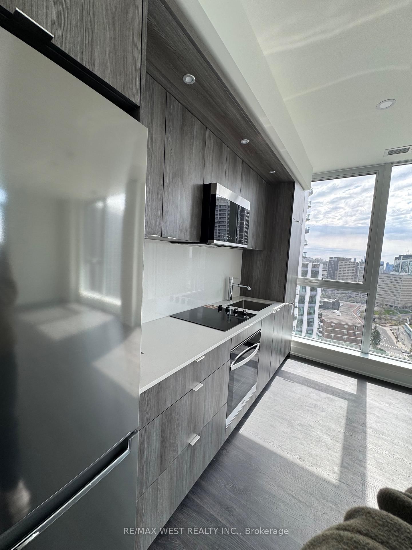 25 Cordova Avenue, Unit PH05 - Photo 8