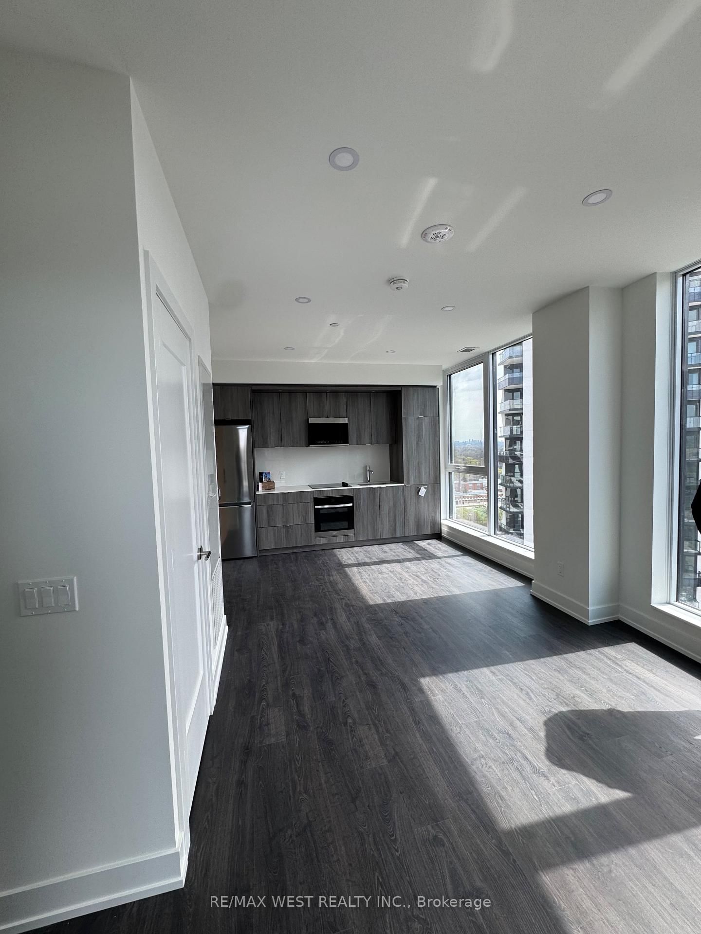 25 Cordova Avenue, Unit PH05 - Photo 9