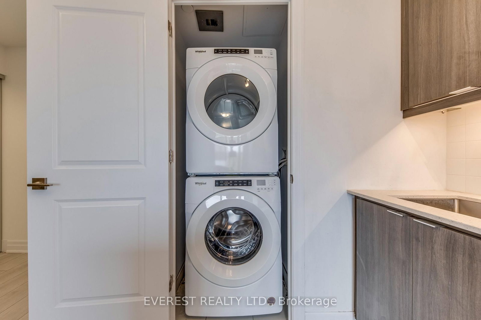 30 ELM Drive N, Unit 705 - Photo 31