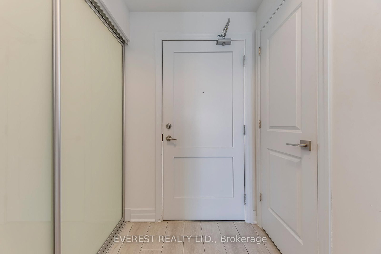 30 ELM Drive N, Unit 705 - Photo 8