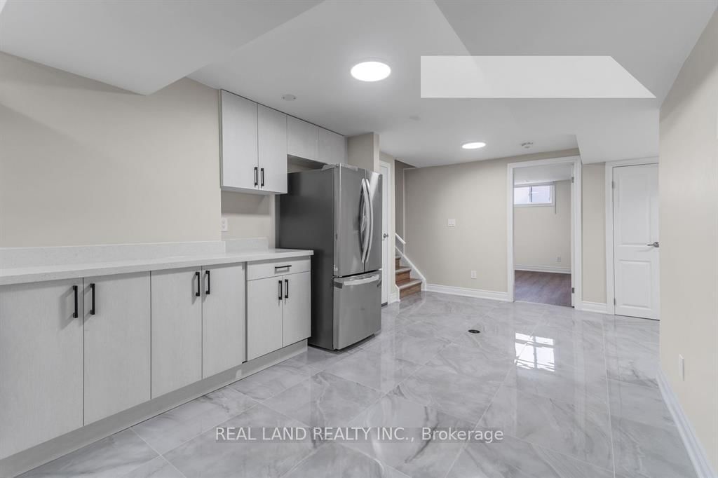 360 Chantenay Mississauga,ON L5A 1E7 — Photo 15
