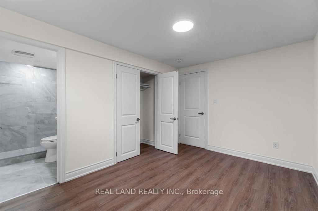 360 Chantenay Mississauga,ON L5A 1E7 — Photo 17