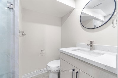 360 Chantenay Mississauga,ON L5A 1E7 — Photo 21