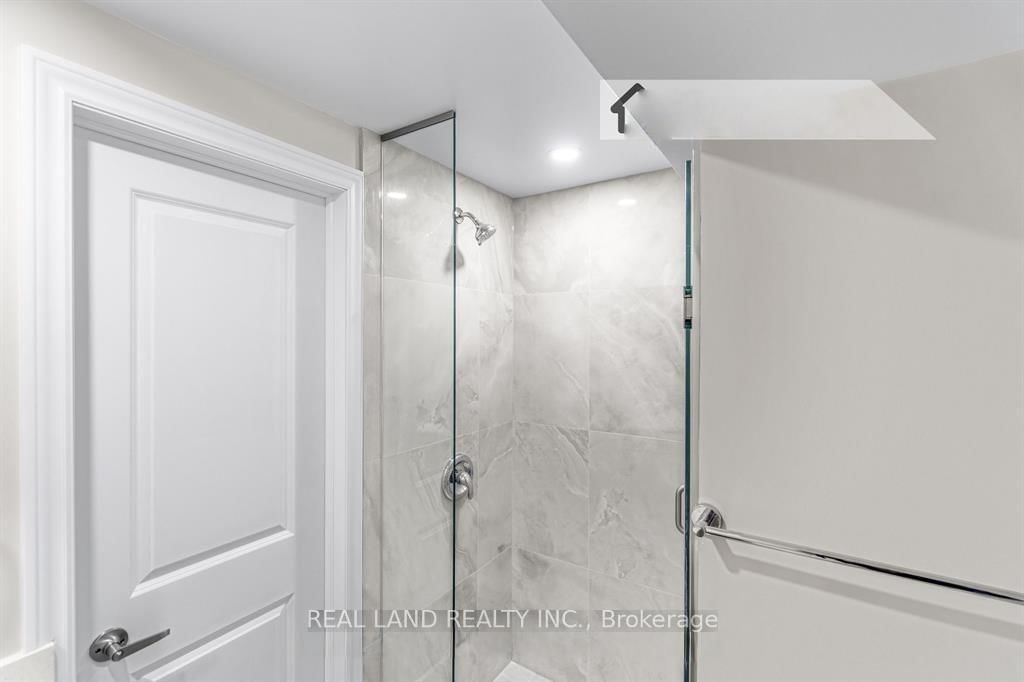 360 Chantenay Mississauga,ON L5A 1E7 — Photo 22