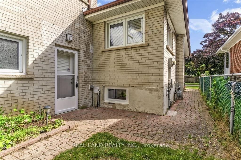 360 Chantenay Mississauga,ON L5A 1E7 — Photo 23