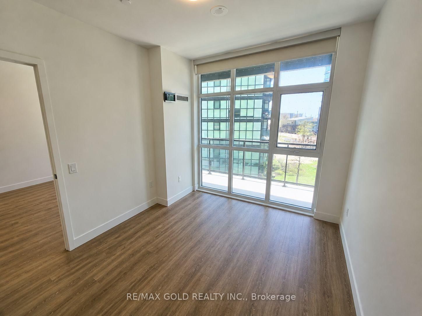 60 George Butchart Drive, Unit 203 - Photo 20