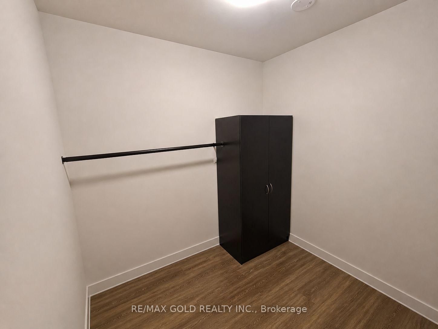 60 George Butchart Drive, Unit 203 - Photo 5