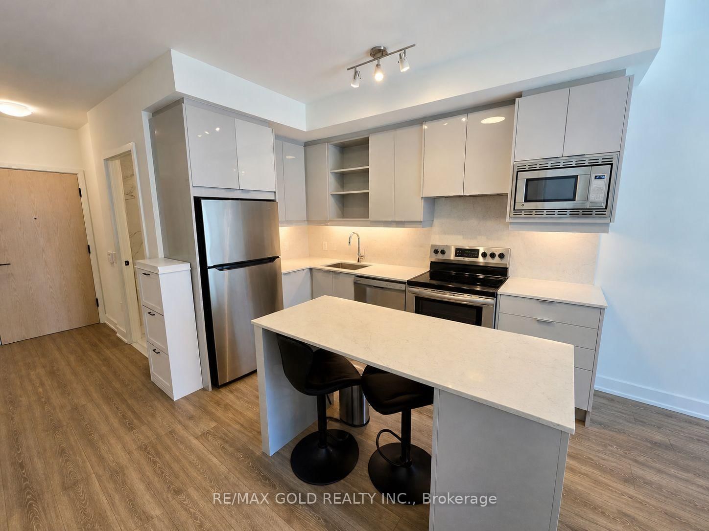 60 George Butchart Drive, Unit 203 - Photo 6
