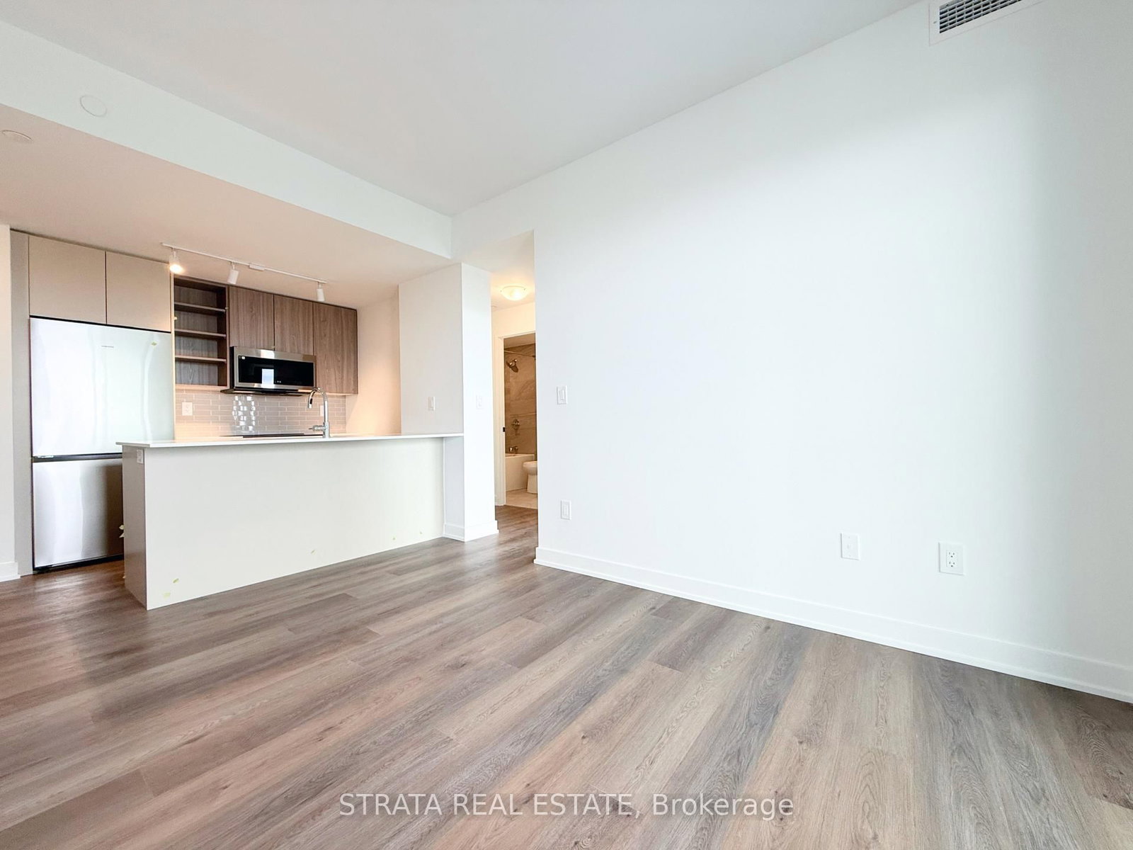 2075 Lakeshore Road, Unit 1601 - Photo 11
