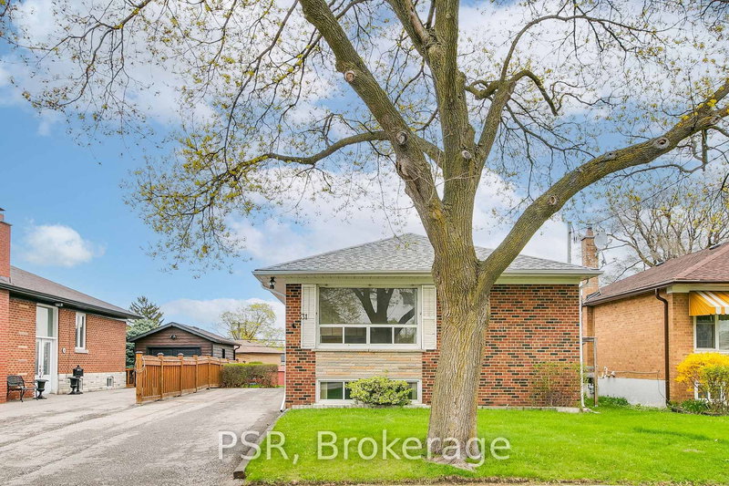 31 Heatherglen Rd, Toronto, M9W 4P9 | Image 2