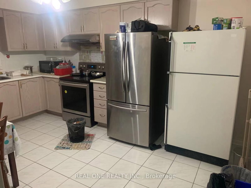 Room 1 - 5672 Shillington Dr, Mississauga, L5R 3N5 | Image 3