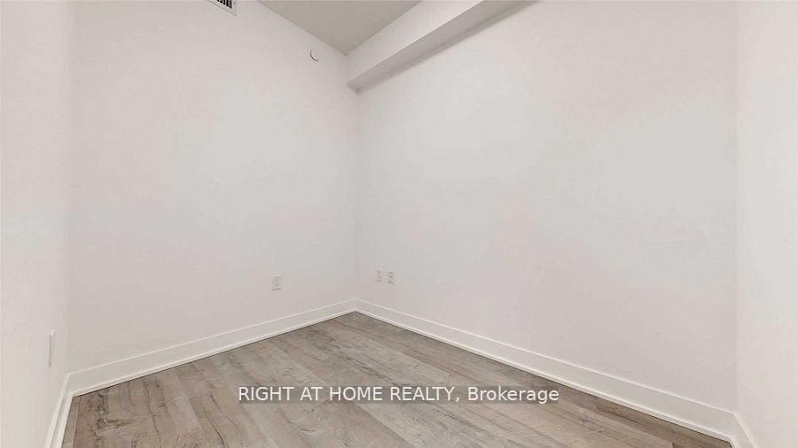 50 George Butchart Drive, Unit 615 - Photo 21