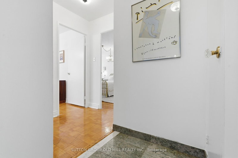 1801 - 360 Ridelle Ave, Toronto, M6B 1K1 | Image 3