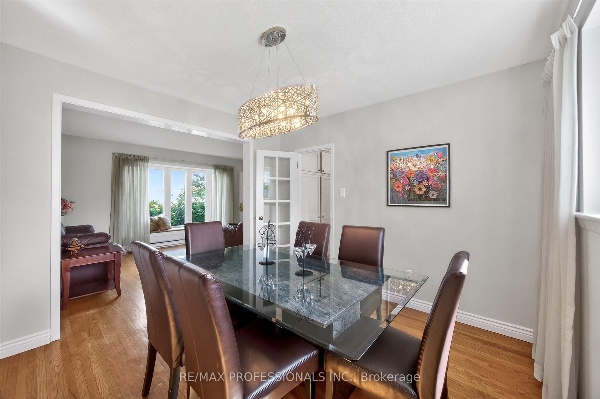 3 Caledon Court