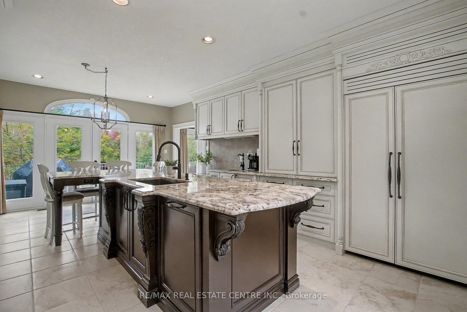 4220 Ennisclare Drive • Milton, ON photo 12