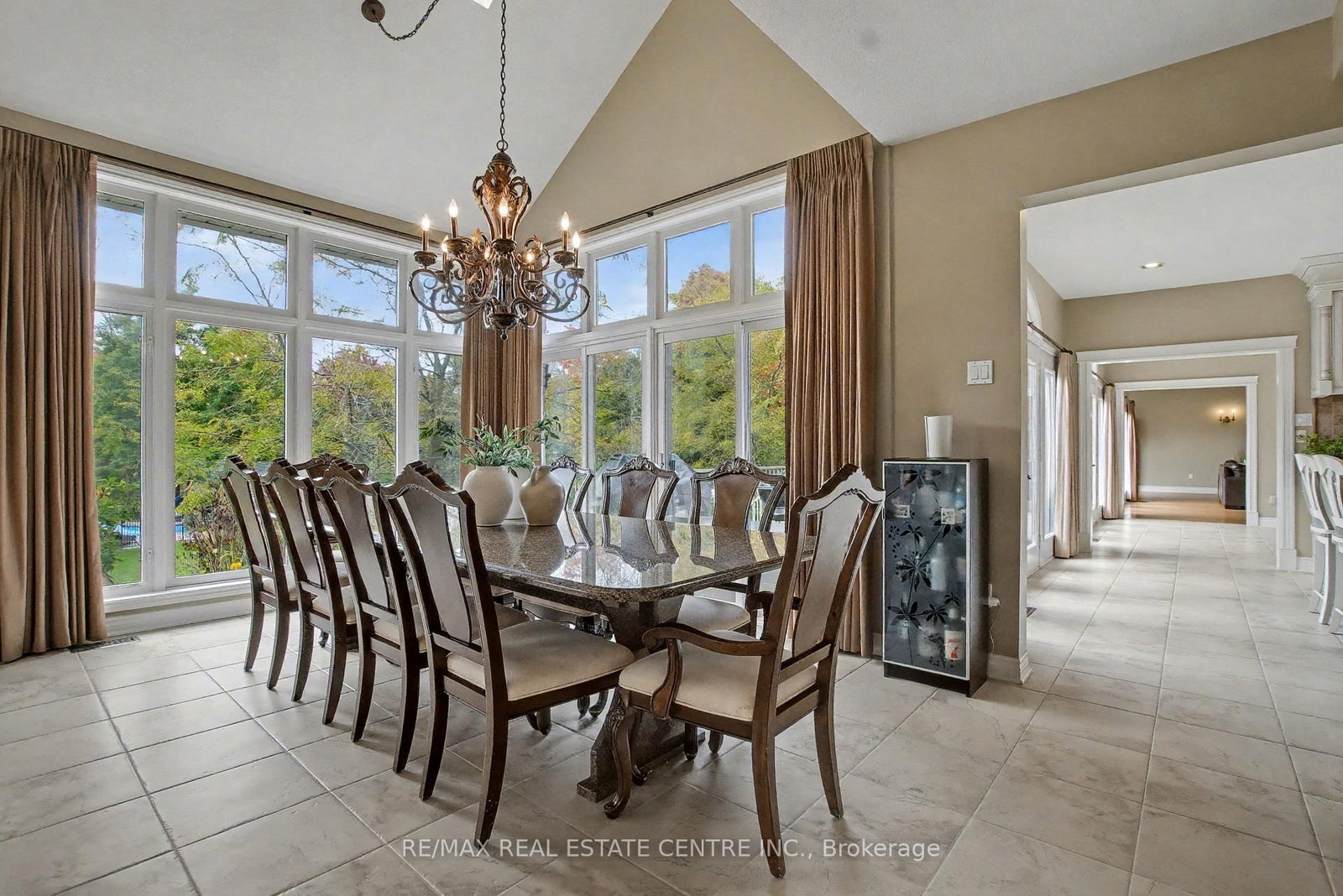 4220 Ennisclare Drive • Milton, ON photo 16