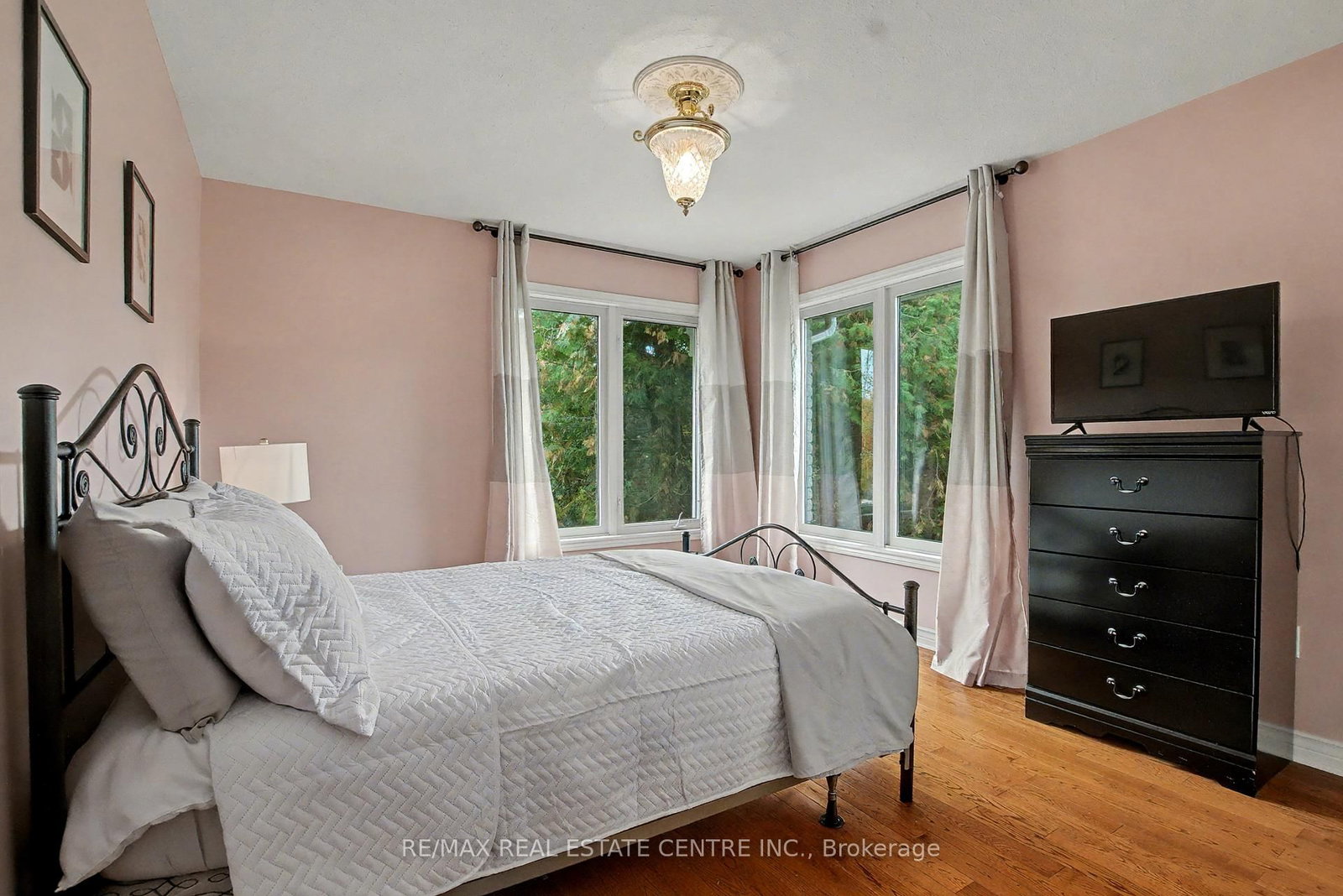 4220 Ennisclare Drive • Milton, ON photo 22
