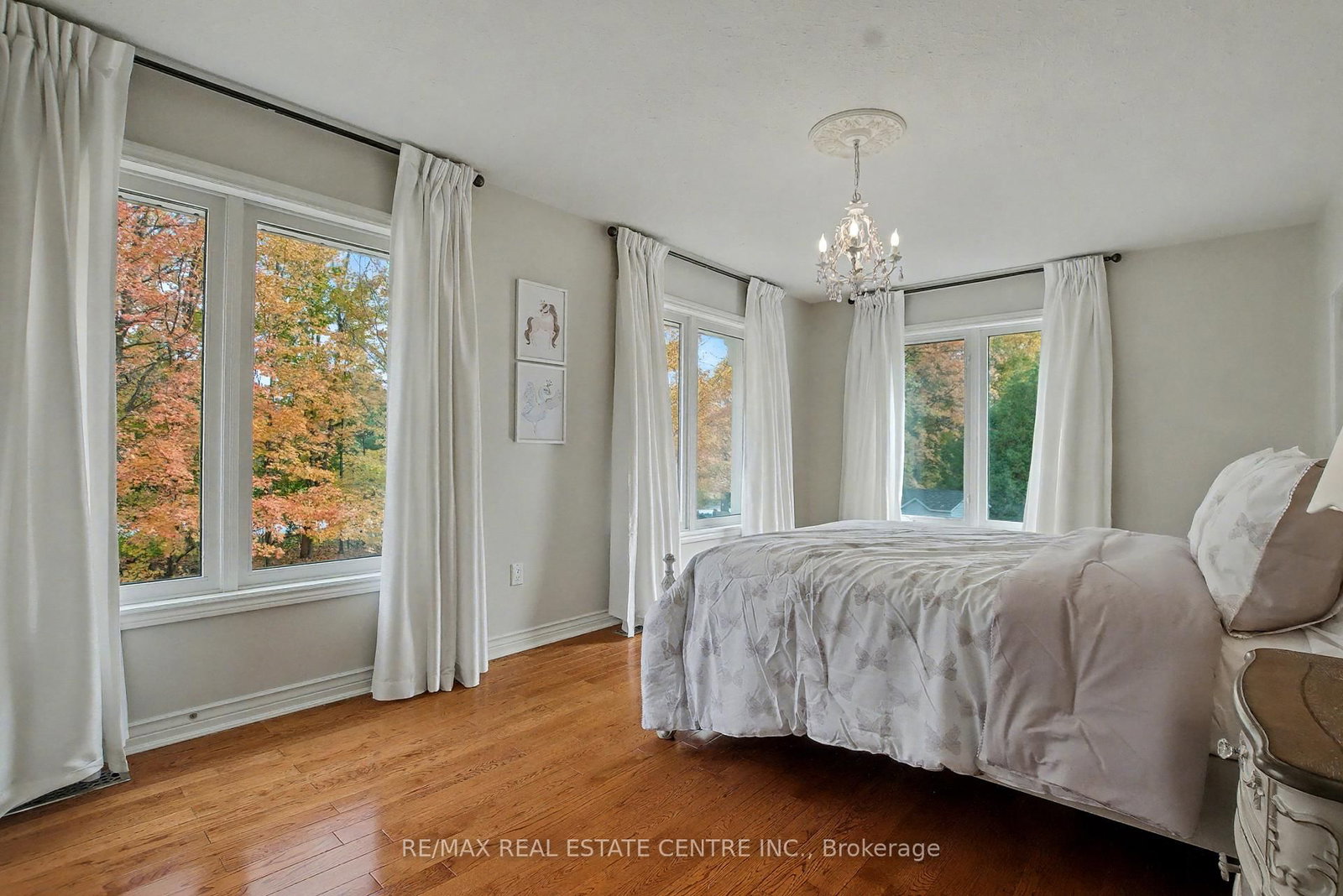 4220 Ennisclare Drive • Milton, ON photo 24