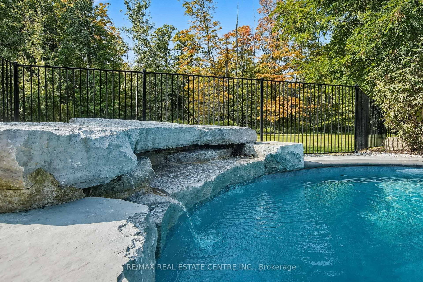 4220 Ennisclare Drive • Milton, ON photo 39