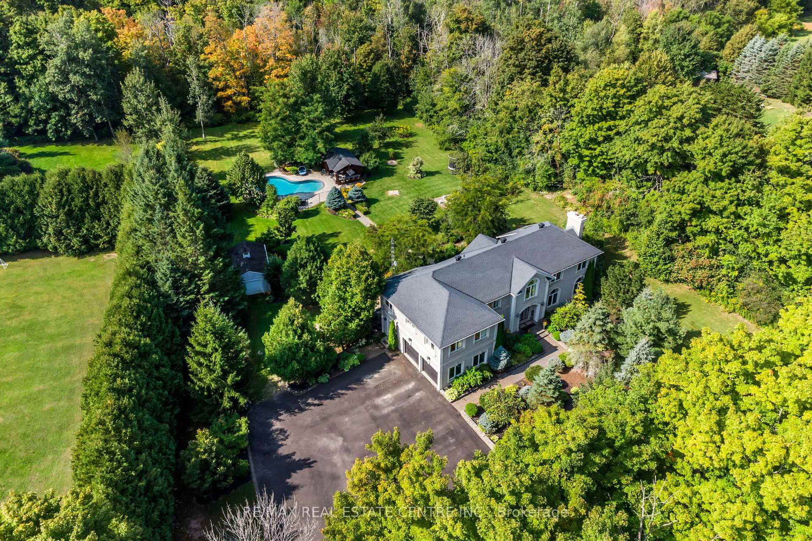 4220 Ennisclare Drive • Milton, ON photo 40