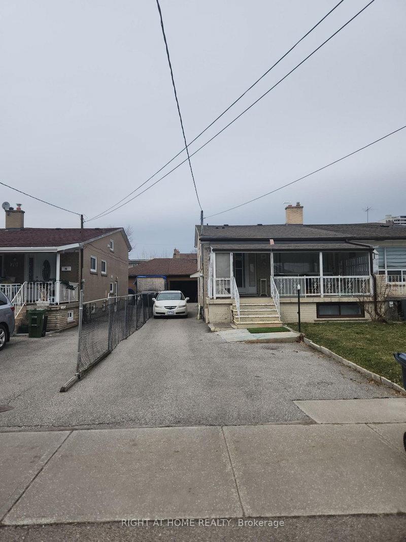 68 Lanyard Rd, Toronto, M9M 1Y9 | Image 2