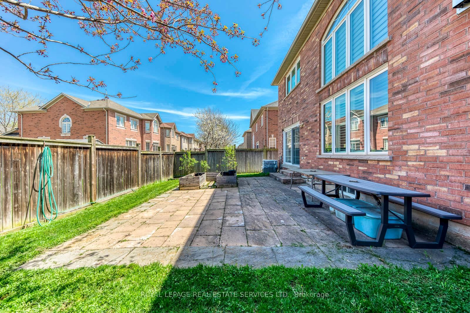 431 Burloak Drive • Oakville, ON photo 46
