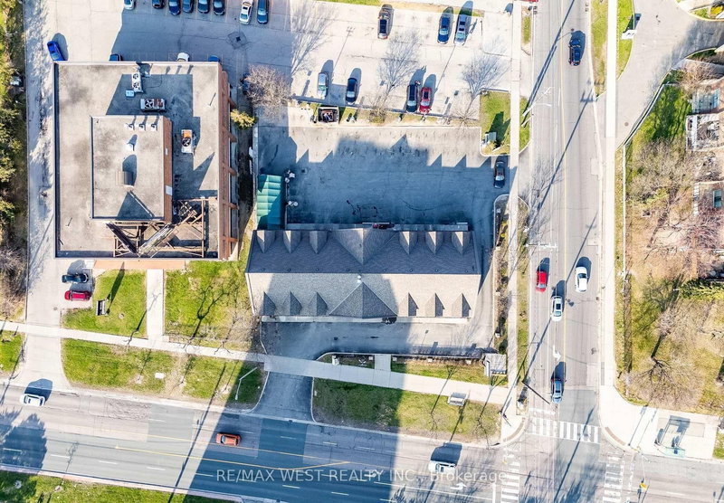 2800 Jane St, Toronto, M3N 2H9 | Image 2