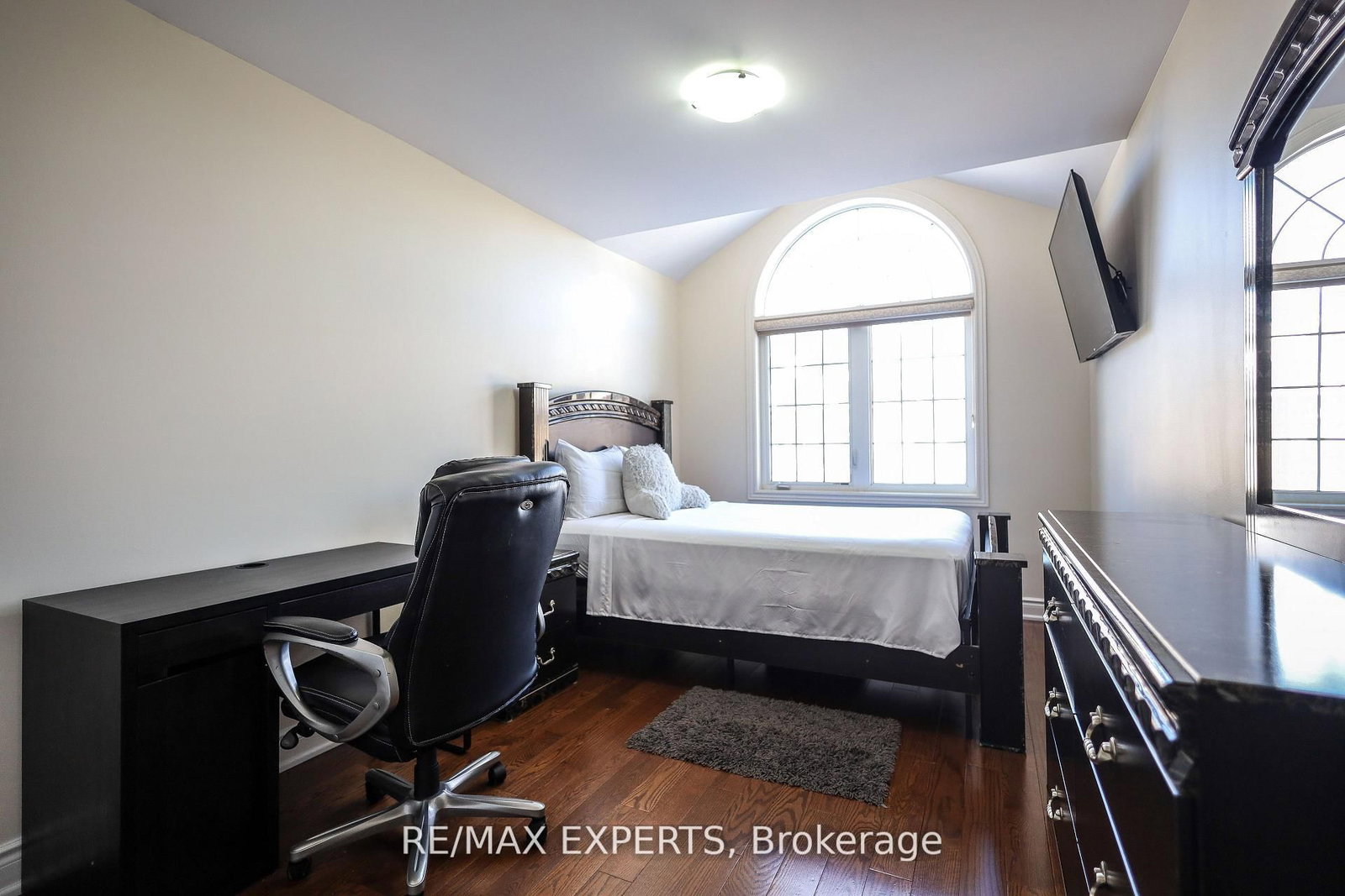 27 Hogan Manor Drive • Brampton, ON photo 26
