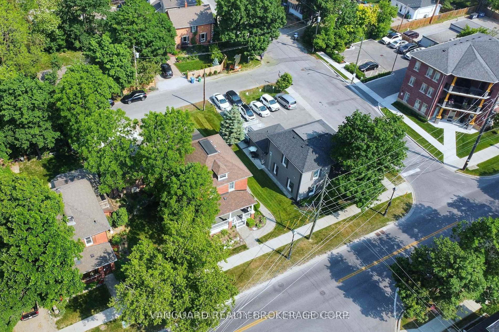 69 King Street W, Unit Mainfloor - Photo 11