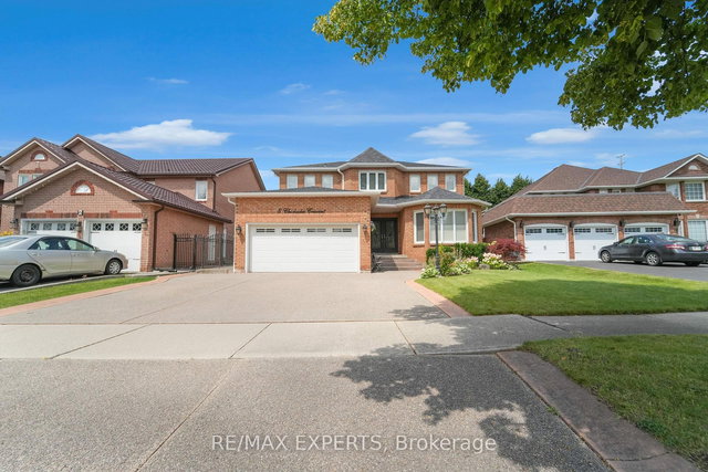 8 Chickadee Crescent