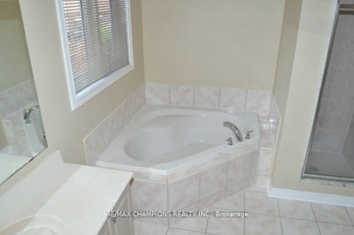 104 Masters Green Brampton,ON L7A 3K2 — Photo 16