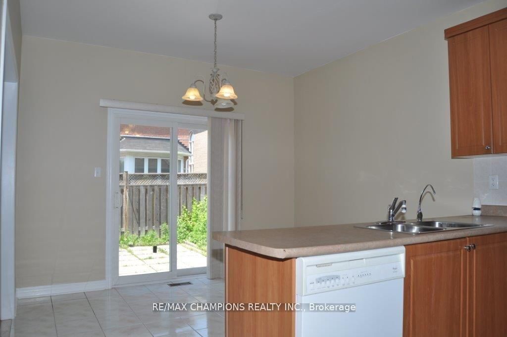 104 Masters Green Brampton,ON L7A 3K2 — Photo 7