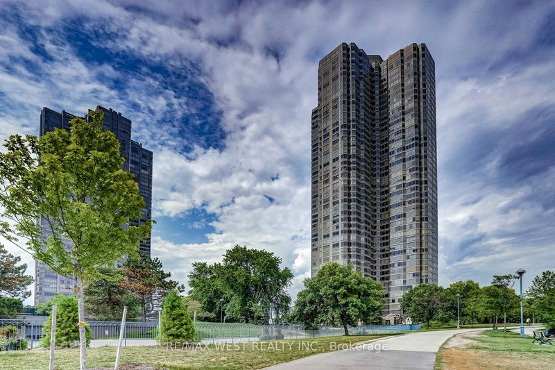 2204 - 1 Palace Pier Crt, Toronto, M8V 3W9 | Image 3