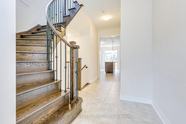 353 Leadwood Gate