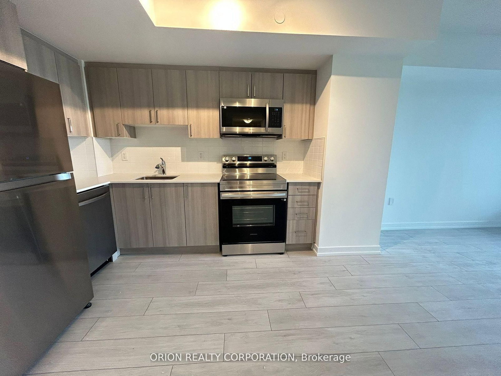 556 Marlee Avenue, Unit 527