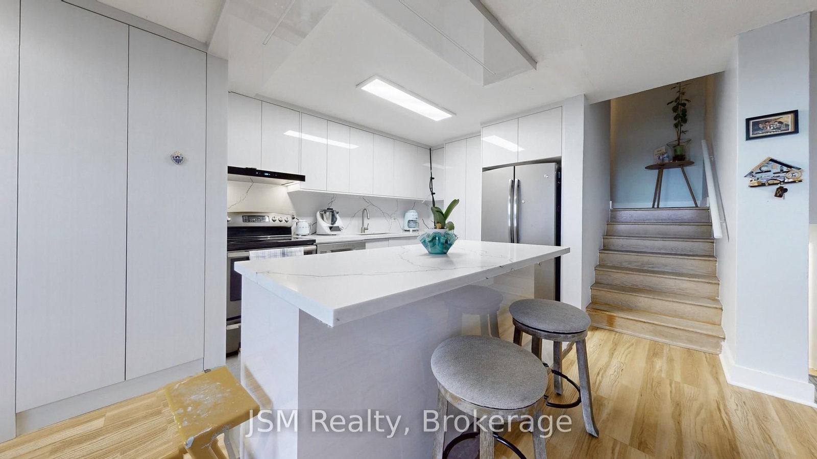 11 Wincott Drive, Unit 1912 - Photo 11