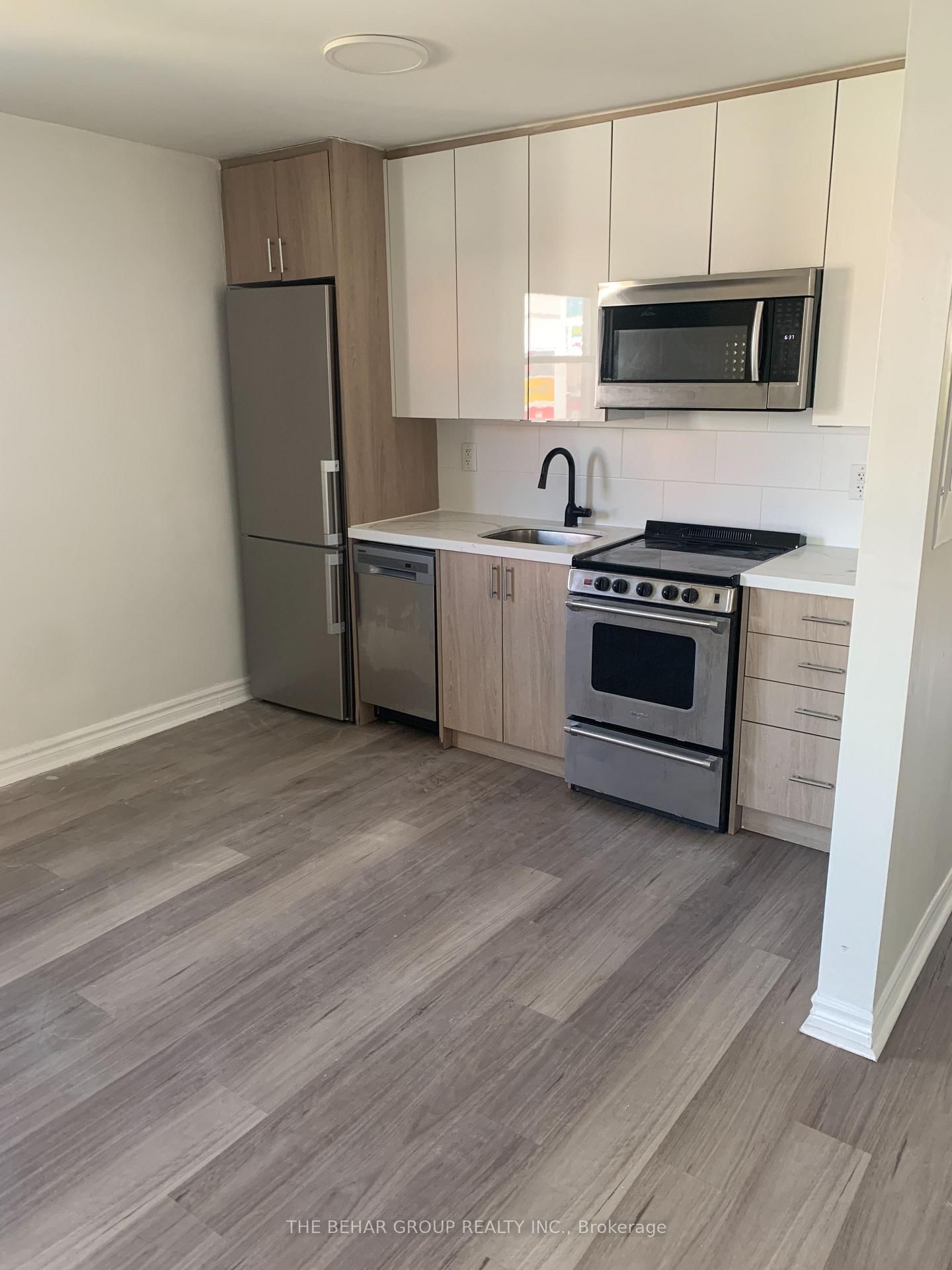 699 Lawrence Avenue W, Unit Unit A - Photo 4