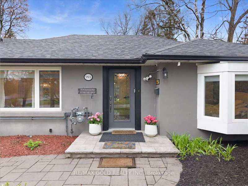 993 Porcupine Ave, Mississauga, L5H 3K6 | Image 2
