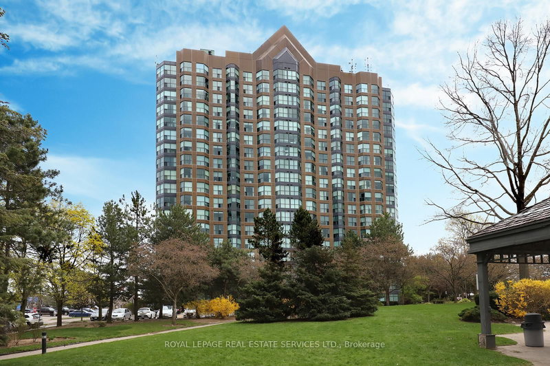 home for sale on 1504-2177 Burnhamthorpe Road W