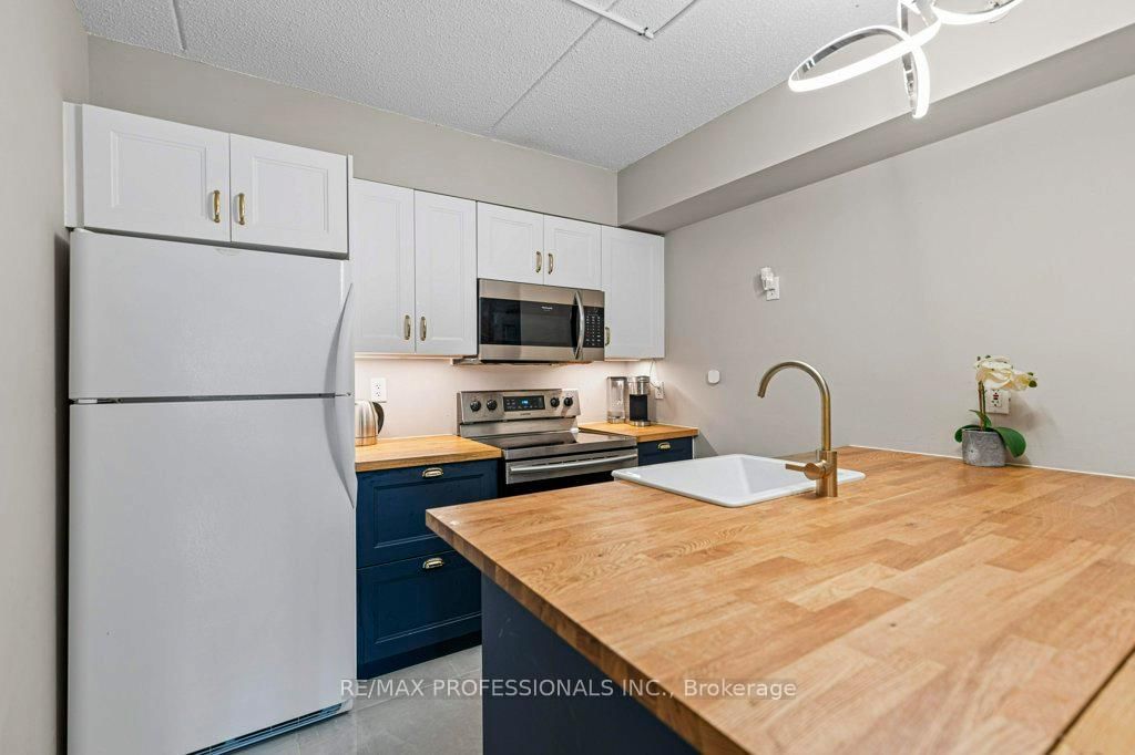 2055 Appleby Line, Unit 106 - Photo 16