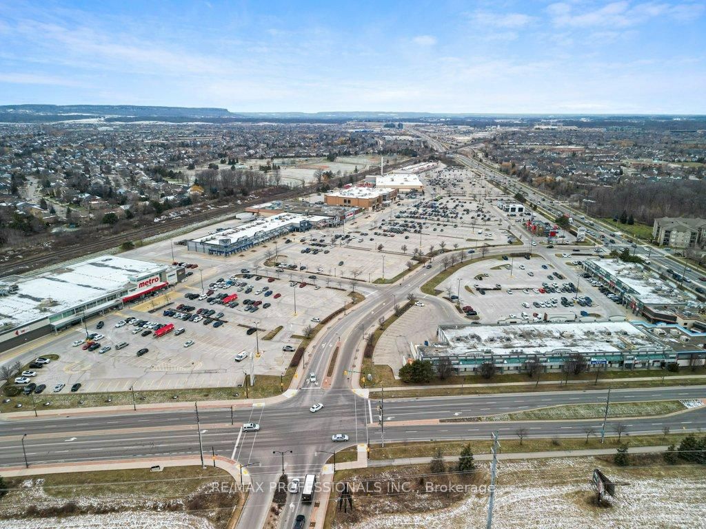 2055 Appleby Line, Unit 106 - Photo 31