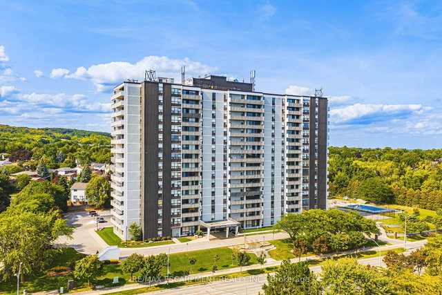 901 - 2055 UPPER MIDDLE Road