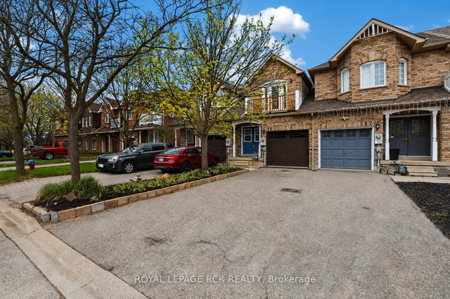 15 Dominion Gardens Drive